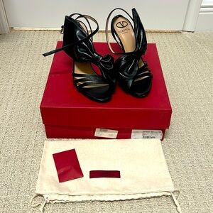 Valentino Garavani Side Bow Sandal